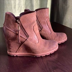 Ugg brown distressed suede/leather bootie brown 7